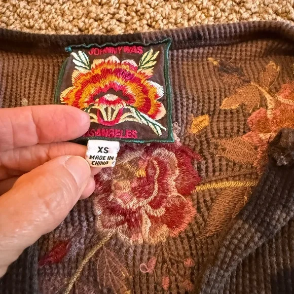 Johnny Was Multicolor Floral Embroidered Top - Picture 6 of 8